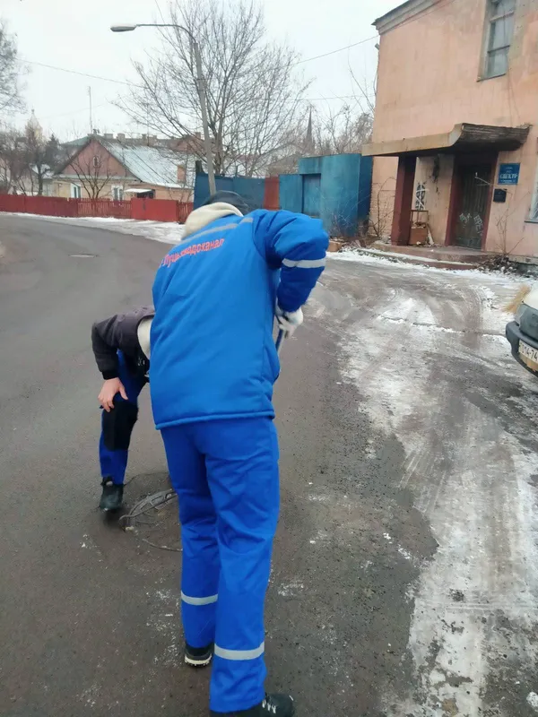 Не платили: у Луцьку боржникам відключають водопостачання (фото, відео)