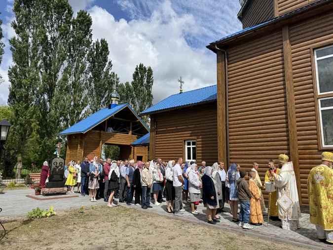 Напередодні престольного празника у церкву Апостолів Петра і Павла на Волині приїхав владика Михаїл (фото)