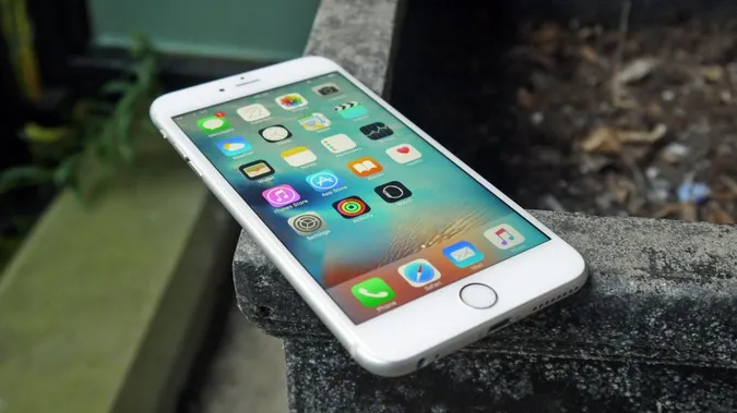 Apple хоче позбутися механічних кнопок на iPhone