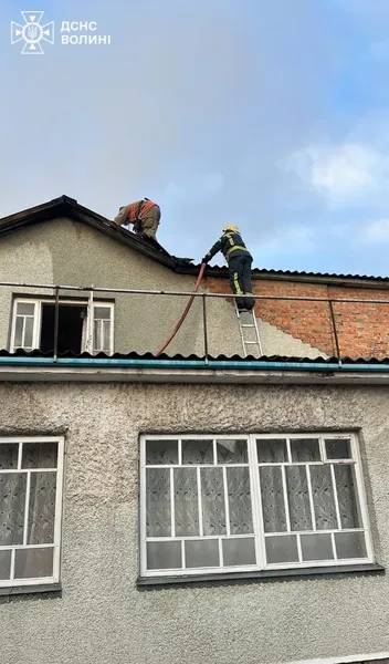 На Волині зранку горів житловий будинок (фото)