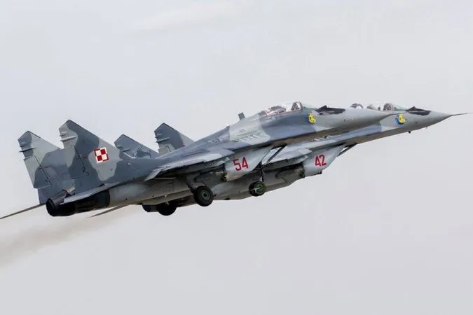 Польща заявила, що готова передати винищувачі Україні: є умови