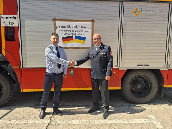 Луцькі рятувальники отримали спецавтомобіль з Німеччини (фото)