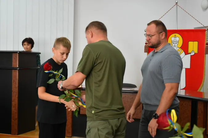 У Луцьку рідним загиблих воїнів вручили нагороди (фото)