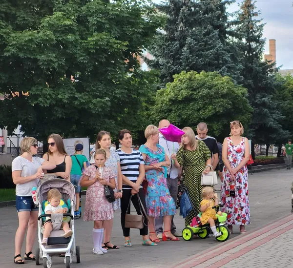 У Ковелі біля фонтану відбувся концерт на підтримку ЗСУ (фото)