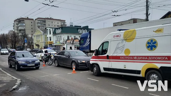 У Луцьку мотоцикл «наздогнав» Audi на переході (фото)
