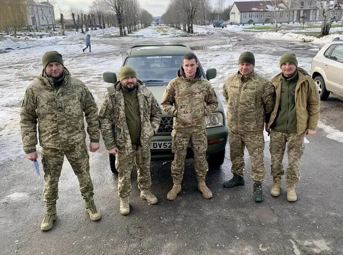 Волиняни придбали для військових автомобіль (фото)