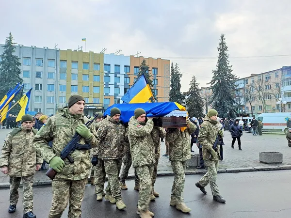 Після 13 місяців надії: Ковель попрощався з воїном Романом Лайтаром (фото)