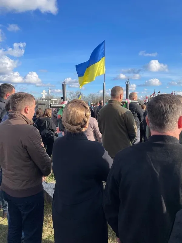 На Волині Юлія Тимошенко попрощалась з захисником Віталієм Козловським (фото, відео)