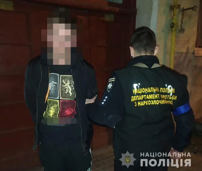 У Луцьку затримали 19-річного наркоторговця (фото, відео)