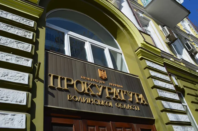 Стрілянина в Карпилівці: керівництво прокуратури взяло справу під контроль