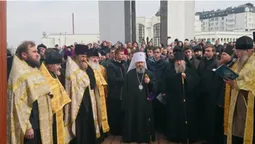 У Луцьку прихильники УПЦ (МП) просять захисту (фото, оновлюється)