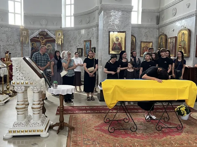 Понад рік тому загинув на Донеччині: на Волині попрощалися з Героєм Олеом Москалюком (фото)