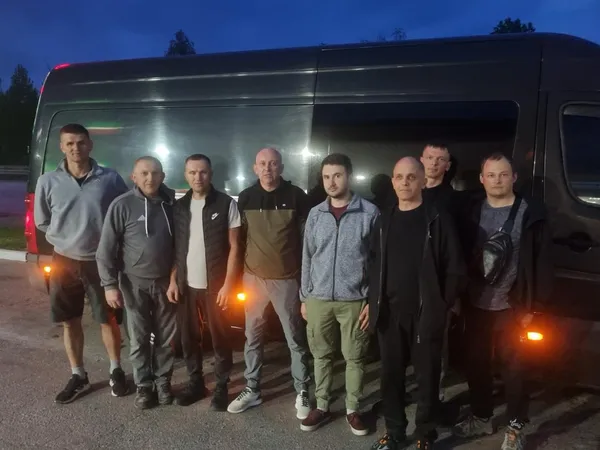 Добровольці з Камінь-Каширщини поїхали допомагати Донеччині та Дніпропетровщині (фото)
