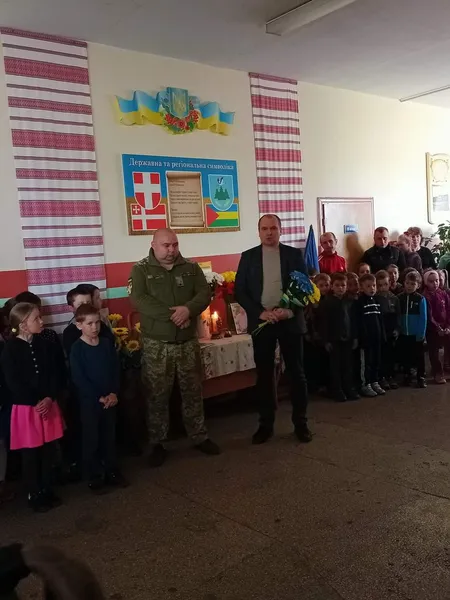 На Волині родині полеглого воїна Володимира Савчука вручили його орден «За мужність» (фото)