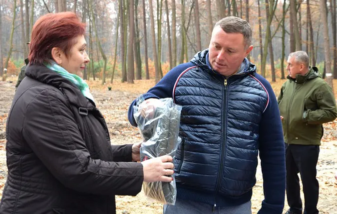 На Волині висадили тисячі дубів та сосен (фото)