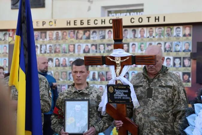 У Луцьку попрощалися із загиблим на Донеччині Артуром Задоянним (фото)