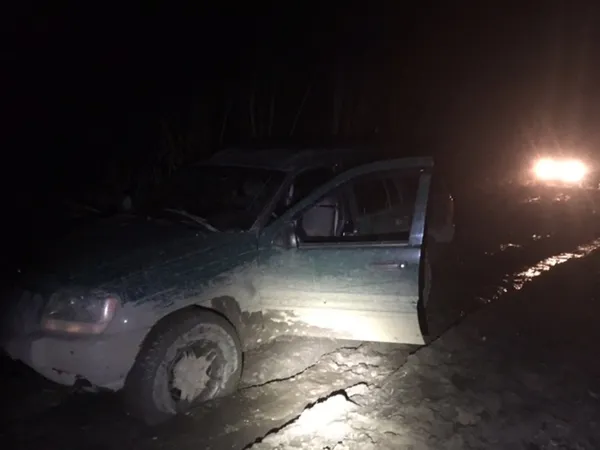 На Волині затримали джип з 20 ящиками контрабандних сигарет (фото, відео)