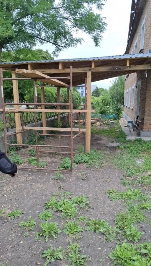 Замість вікна зробив двері: на Волині чоловік поплатився за самовільну перебудову (фото)