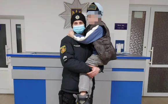 На Рівненщині на автостанції загубився маленький волинянин