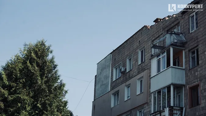 Фірма з російським «душком» ремонтуватиме у Луцьку будинок, у який влучив «шахед»