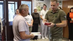 «Золотий хрест» і орден «За мужність»: Героя з Волині нагородили за бойові заслуги (фото)