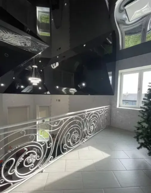 Ексдепутат, який втік за кордон, продає свій будинок у Володимирі за 8,5 млн грн (фото)