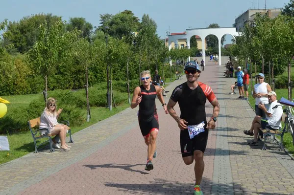 Пливли, їхали, бігли: у Ковелі відбувся Чемпіонат України з тріатлону (фото)