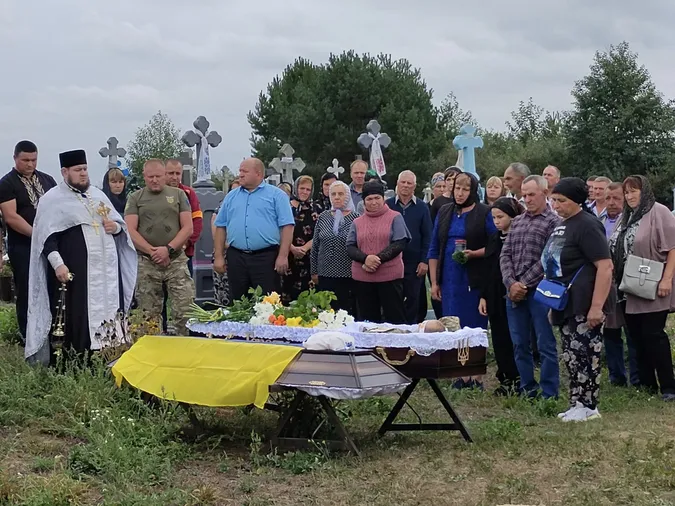Помер від важкої хвороби: у Луцькому районі попрощалися із захисником Ігорем Дубчуком (фото)
