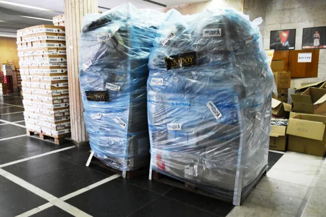 Луцький центр допомоги продовжує відправляти на передову необхідне (фото)