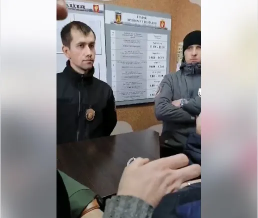 Підприємці Старого ринку прийшли в департамент муніципальної варти (фото)