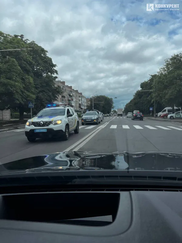 У Луцьку на Рівненській – аварія за участю таксі Uber (фото, відео)