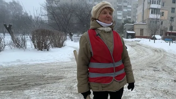 «Безплатний фітнес»: двірнички Луцька розповіли про свою роботу (відео)