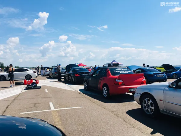 Біля Луцька стартували всеукраїнські автоперегони (фото, відео)