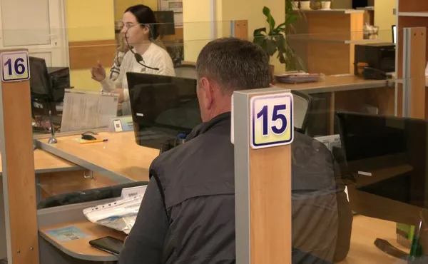 В Луцькому ЦНАПі почали приймати заяви на відстрочку (фото, відео)