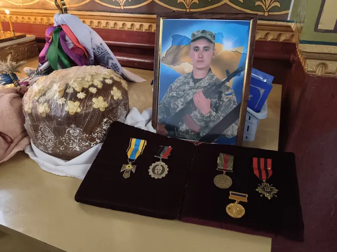 На Волині попрощалися з полеглим воїном Сергієм Ющиком (фото)