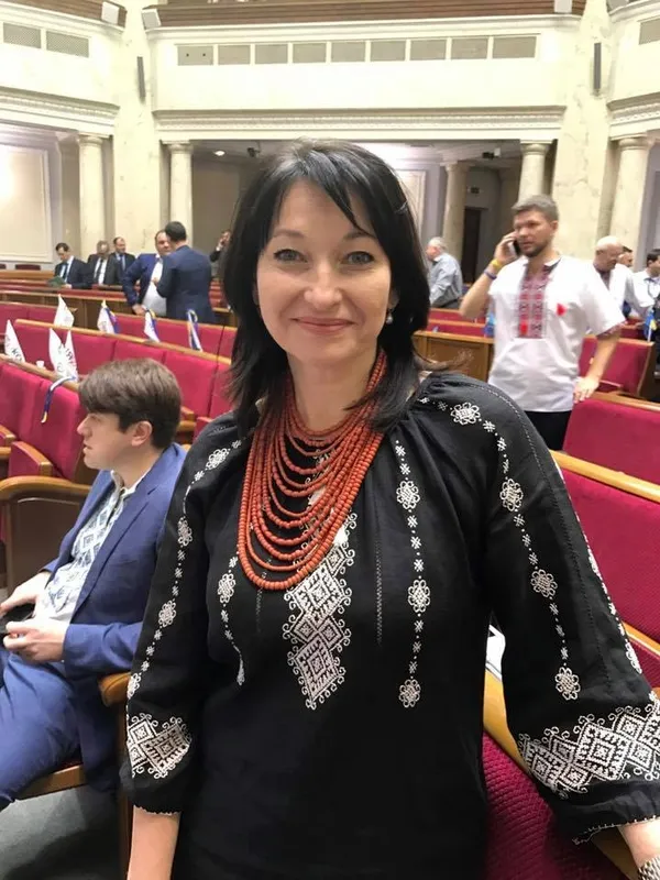 Відомі волиняни показали свої вишиванки (фото) 