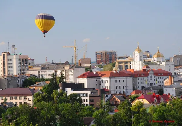 Літало все: світлини повітряного шоу від луцького фотохудожника