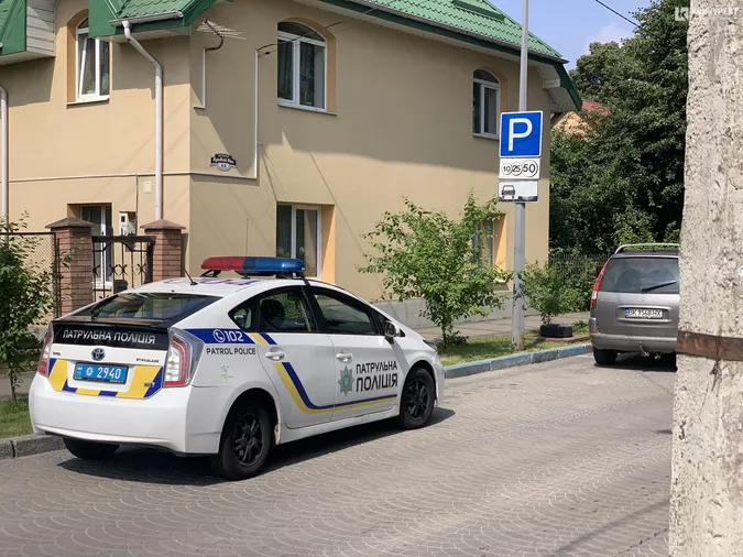 На Глушець у Луцьку збили мотоцикліста, рух вулицею паралізований (фото)