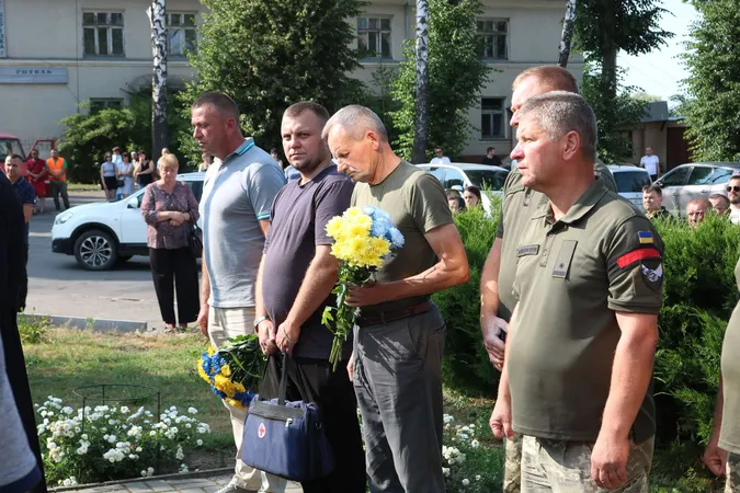 На Волині провели в останню земну дорогу Захисника Ігоря Андрійчука (фото)