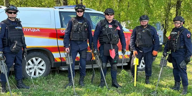 Сапери з Луцька розміновують Донеччину та Чернігівщину (фото)