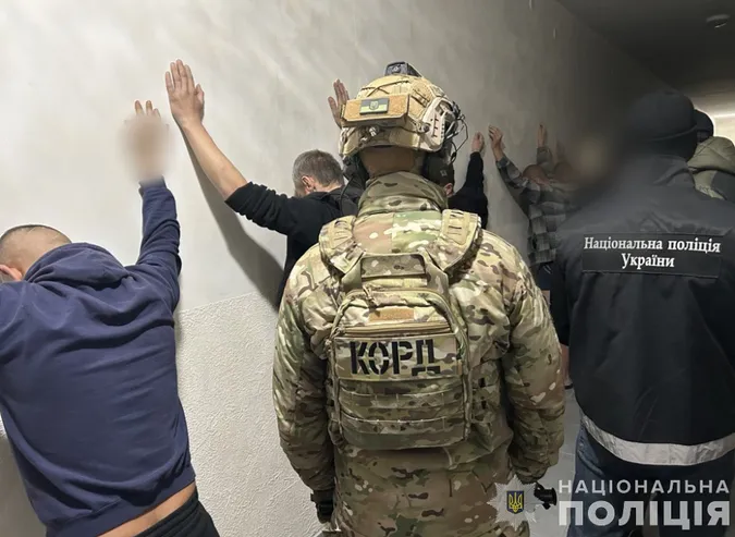 На Волині у виправній колонії діяла організована група шахраїв (фото)