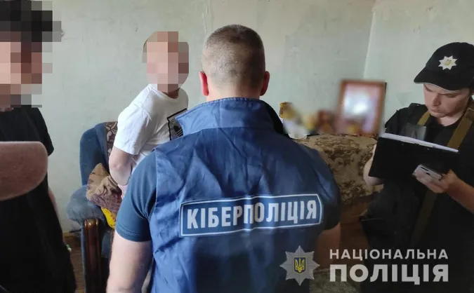 У Луцьку викрили чоловіка, який налаштовував трансляцію пропагандистських телеканалів