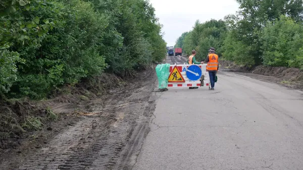 Розпочали ремонт дороги між Нововолинськом та Іваничами (фото)