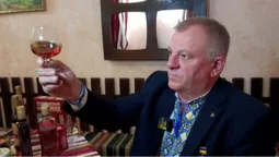 Волинський бджоляр подарує Луцьку 200 літрів питного меду (фото, відео)
