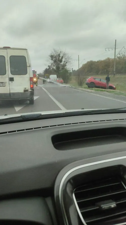 Після зіткнення авто злетіло в кювет: біля Луцька – ДТП з постраждалими (фото)