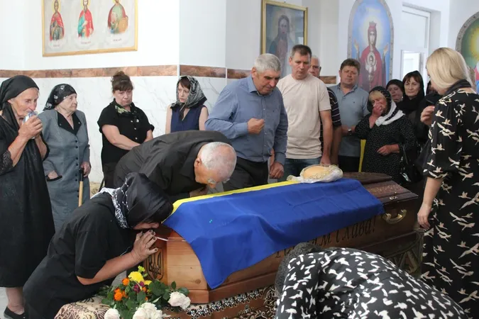 Повернувся «на щиті» після двох років надії: на Волині попрощалися з воїном Олександром Гринчуком (фото)
