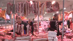 Які ціни на м'ясо і сало на луцькому ринку перед Різдвом (відео)