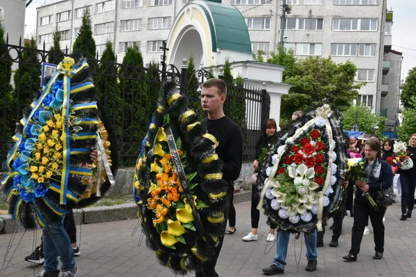 У Луцьку провели в останню дорогу захисника Сергія Давидчука (фото)
