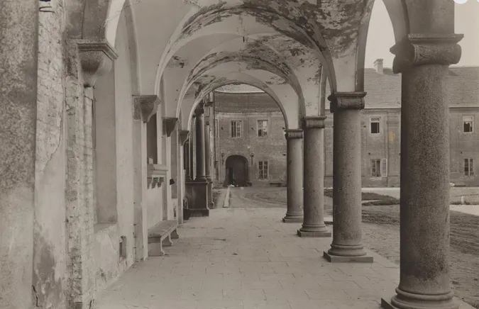 Унікальні фото Олики 1920-х років: показали рідкісний знімок найдавнішого костелу Волині