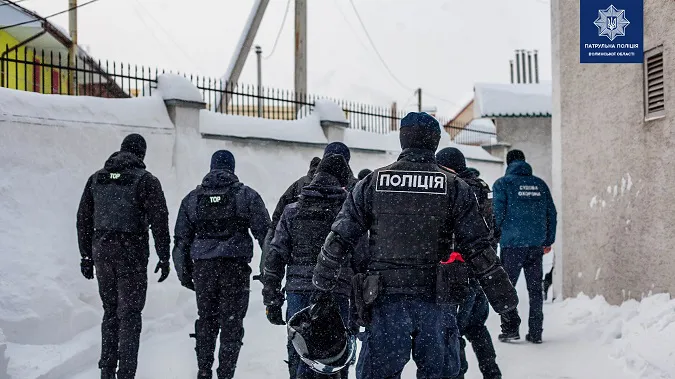 Сніг не завадив: у Луцьку «силовики» влаштували спільні навчання (фото)